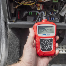 Strumento diagnostico OBD II con funzione plug & play