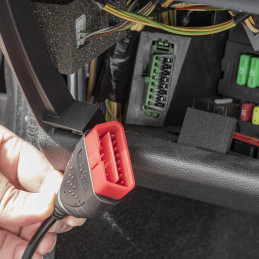 Strumento diagnostico OBD II con funzione plug & play