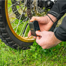 Compressore d'aria Portatile Digitale automatico ricaricabile USB | TOPGEAR.IT